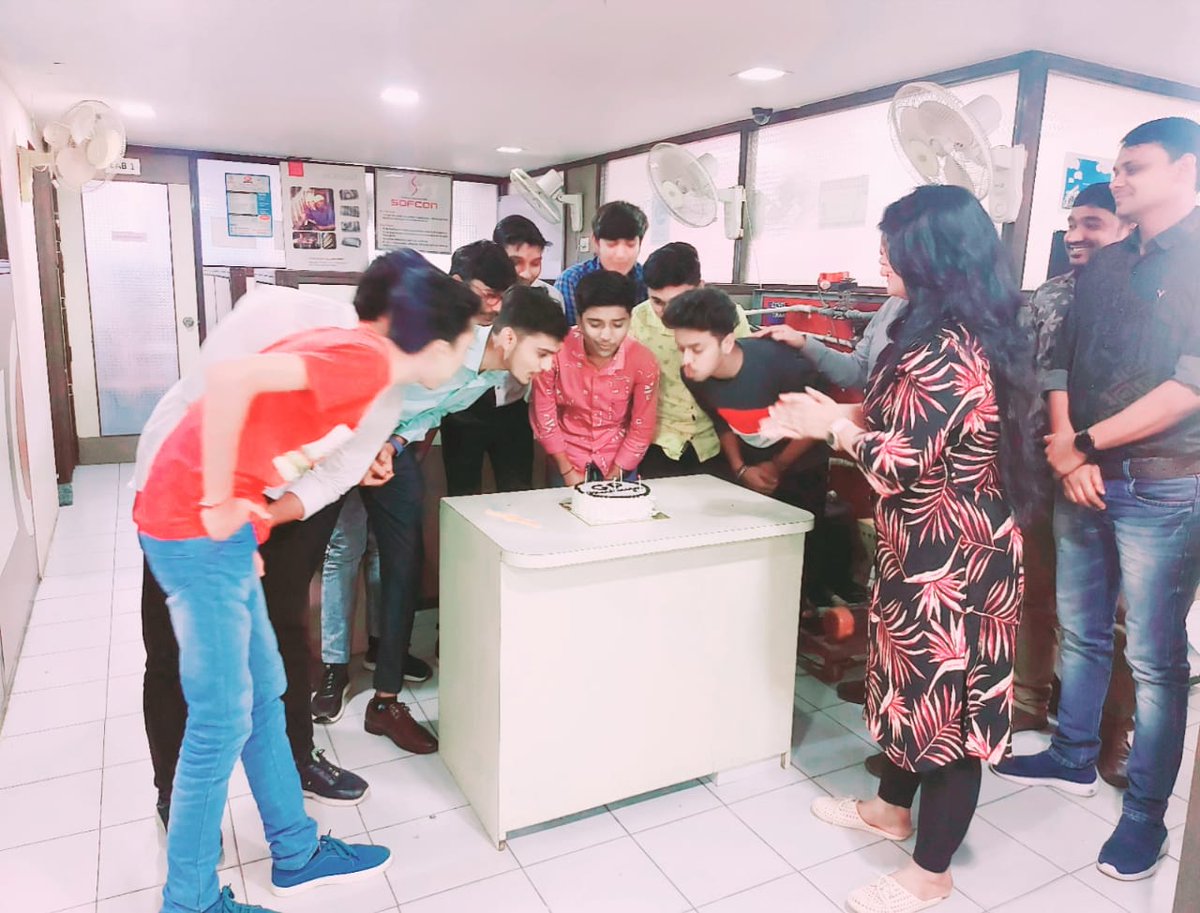 TrainingSofcon's tweet image. Students of 3rd Semester IC branch from Govt Polytechnic College Gandhinagar completed their 2 weeks Internship on PLC SCADA Programming from #Sofcon Ahmedabad Branch
Contact details: 9227185900

Website: sofcontraining.com 

#Internship #CollegeTraining #Placement #Courses