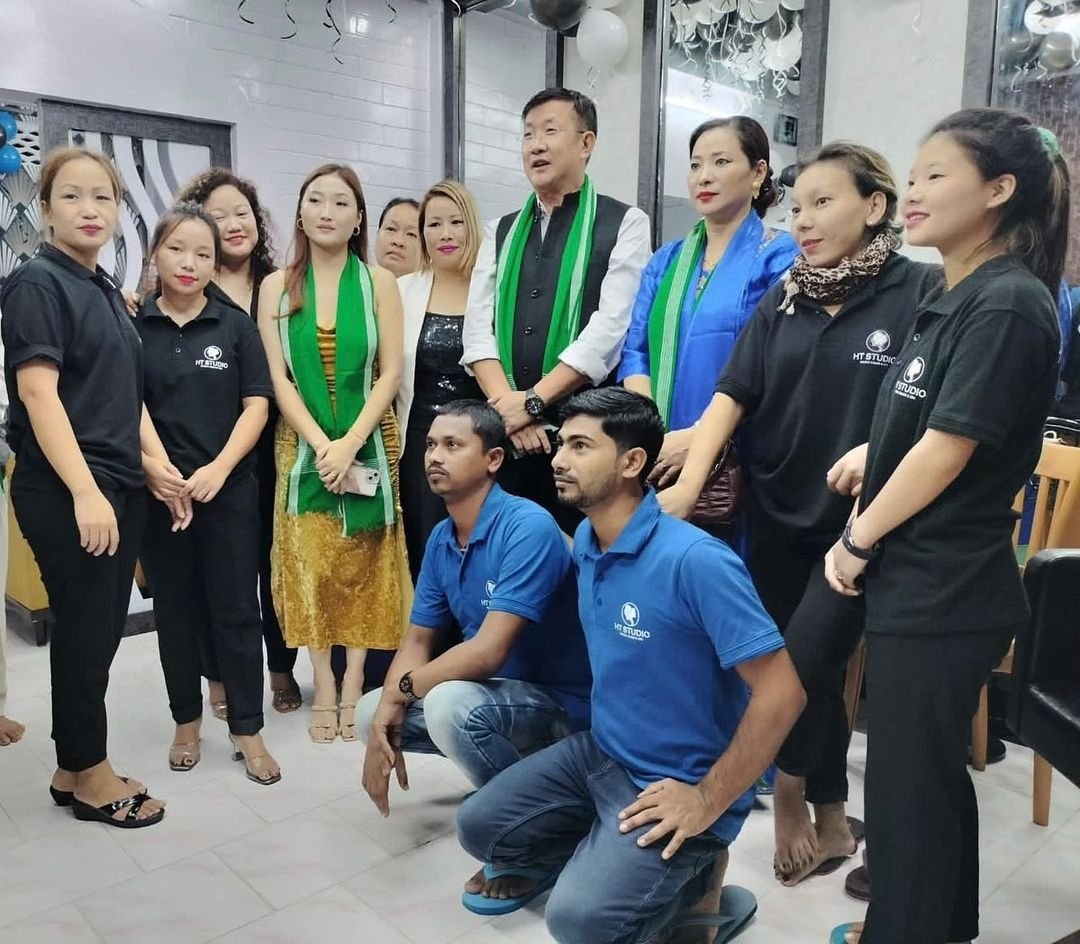 Project_Smile22's tweet photo. Attended the Opening ceremony of HT Studio Unisex Salon & SPA as a Guest of Honour along with Hon'ble Transport Minister Shri @nakapnaloffcial ji.
#MrsArunachal @MrsArunachal #OpeningCeremony #HTstudio #NakapNalo #MuskanWomenFoundation #SpaAndSaloon #HathiMata #Naharlagun https://t.co/kiDoPGFghH