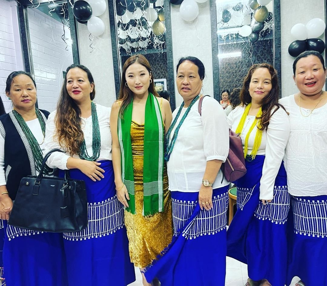 Project_Smile22's tweet photo. Attended the Opening ceremony of HT Studio Unisex Salon & SPA as a Guest of Honour along with Hon'ble Transport Minister Shri @nakapnaloffcial ji.
#MrsArunachal @MrsArunachal #OpeningCeremony #HTstudio #NakapNalo #MuskanWomenFoundation #SpaAndSaloon #HathiMata #Naharlagun https://t.co/kiDoPGFghH