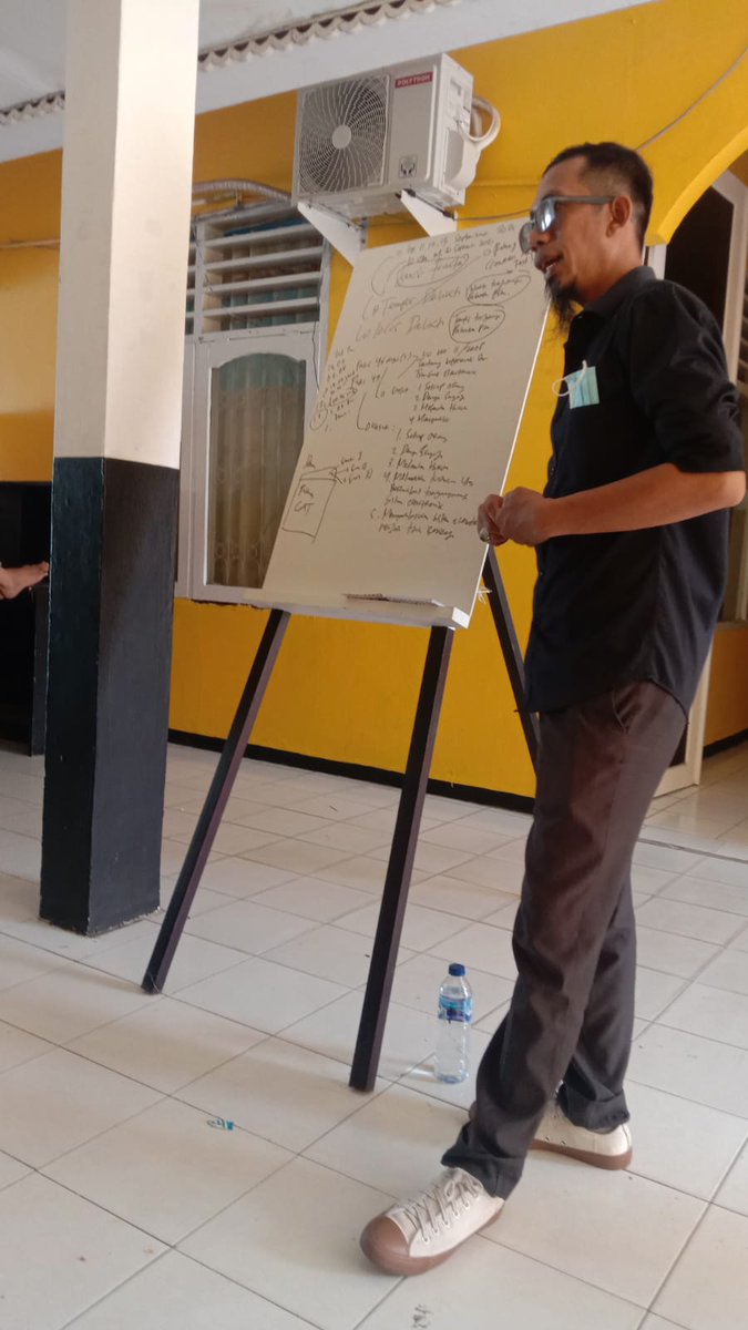 thonjunkiss's tweet photo. Ditodong oleh beberapa org yg jadi saksi CASN, meminta sy utk breafing mreka agar bisa memahami dinamika jika pemeriksaan saksi pada persidangan nanti. https://t.co/4gx4GoTknA