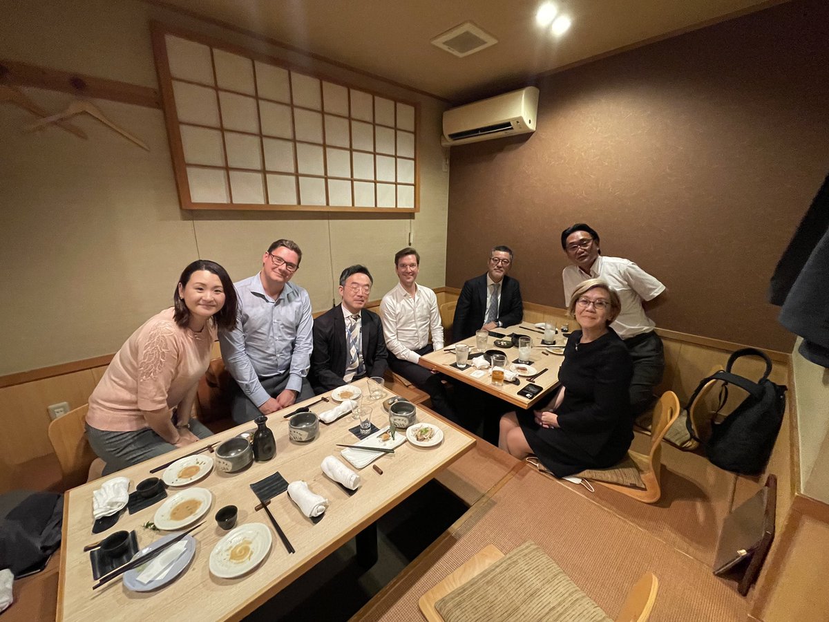 Very grateful to @Medtronic to be given the opportunity to train the surgeons who will perform first-in-men RARP with #hugoRAS in 🇯🇵 Japan. Thank you for your hospitality and kindness. @AalstOlv @OLVZaalst @orsiacademy