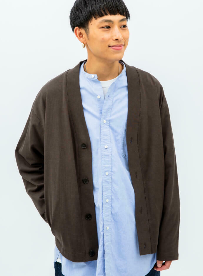 BEAMS_JP's tweet photo. 『ビームスの百名品』💯
〈BEAMS LIGHTS〉ギザコットンのカーディガン🤔
🔗https://t.co/y1kQDBCpXV
程よく肉厚なコットンの天竺カットソー生地を使った通年着られる便利な一着👏
リラックス感と品格が共存した、休日カジュアルにふさわしい一着です！
#beamslights
#beams
#ビームス https://t.co/8STubpXcs8