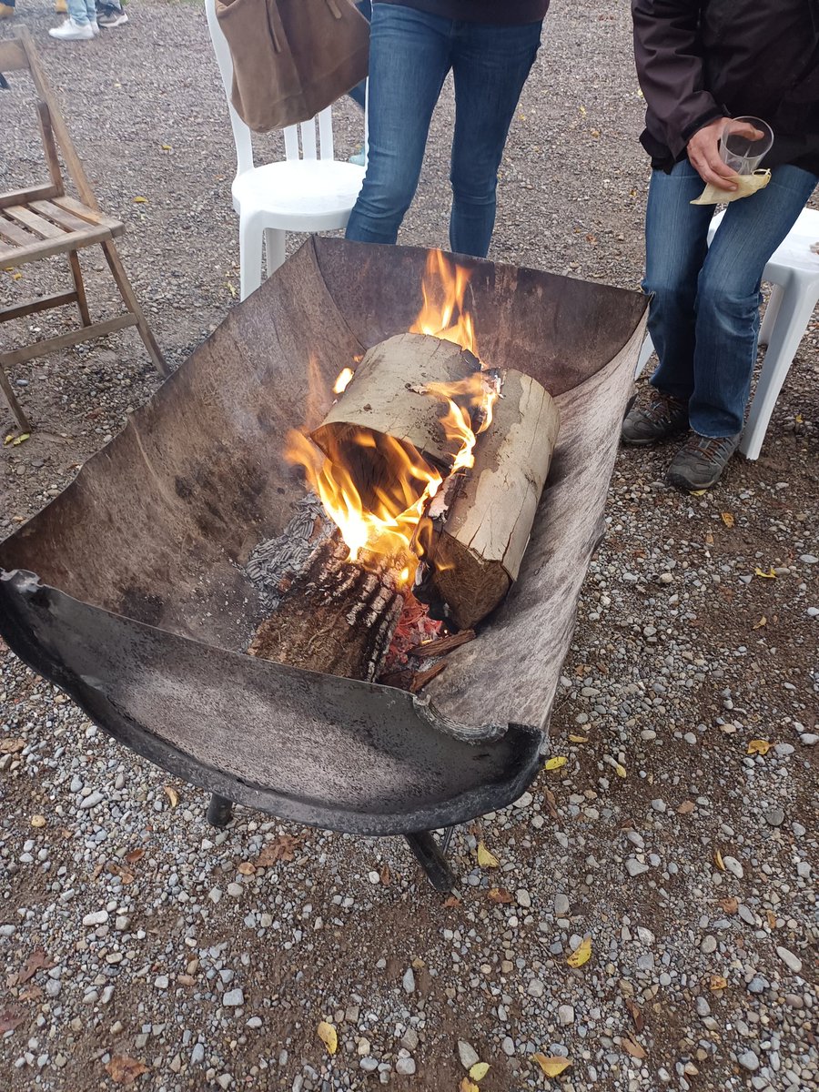 elena_monfort66's tweet photo. La importància de la xarxa i el fet de compartir. Repensem l'atenció educativa des de totes les vessants. Jornada per a l'educació inclusiva a La Garrotxa. @EscolaLlebetx @xapeicat @soldevila_jesus @suniblau @XimoMas_ @Olotuit @olotciutatedu https://t.co/nwKCXUIsrw