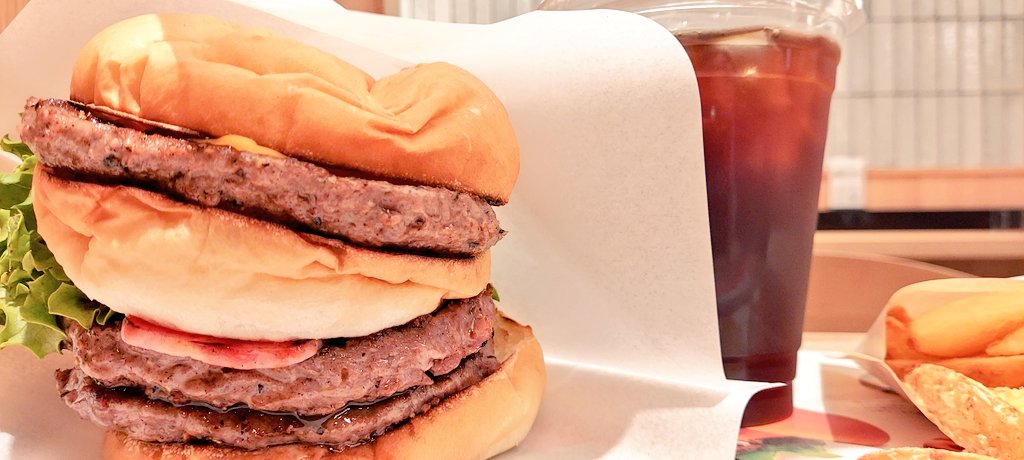 Pti6w1's tweet photo. たくさんの方と繋がれる幸せ
あんどーなつは幸せです🍔 https://t.co/LdzYrWKNHD