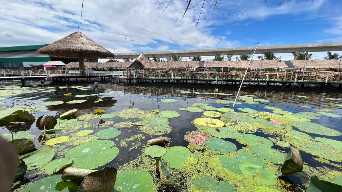 Suwath's tweet photo. Lunch time (@ เถียงนามหานคร in Bangkok) https://t.co/g4zoyPLlwg https://t.co/hoAXued8B4