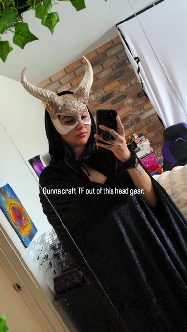 Hello October 🎃💀 https://t.co/L5ig5RjSOM