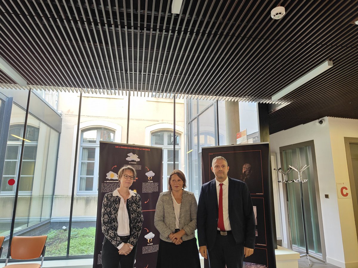 Bilan de l'expographie mots et maux des femmes et #DeLaNuitDuDroit en présence de Madame la députée <a href="/Valerie_Rabault/">Valérie Rabault 🇨🇵🇪🇺🇺🇦</a> au tribunal judiciaire de Montauban