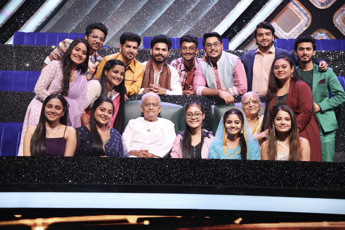 i_am_bidipta's tweet photo. Don’t miss the Golden Era Challenge episode tonight and tomorrow!!!🥰
.
Blessed to perform in front of #pyarelal sir and #anandjibhai sir 🙏🏻☺️
.
@SonyTV ❤️
.
#bidiptachakraborty #bidiptachakrabortyofficial #biduslovers #bidusloversforever #sonytv #indianidol13 #laxmikantpyarelal https://t.co/uxQF0hUq44