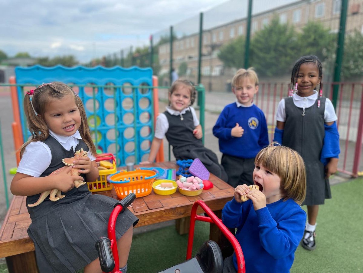 Mandeville School tweet media