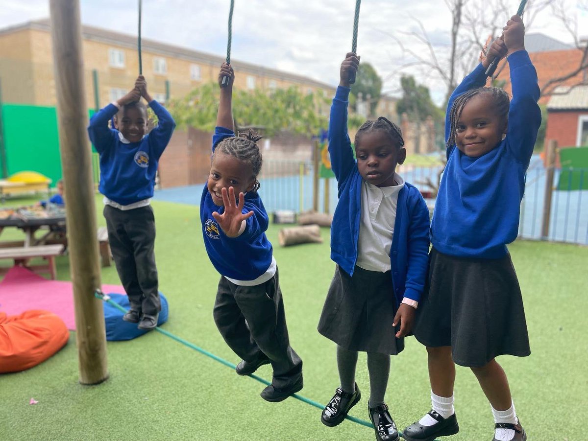 Mandeville School tweet media