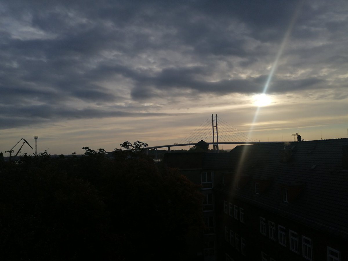 Zartesbitter's tweet photo. Frische Meeresbriese mit müder Meeressonne in Stralsund #WikiCon22 https://t.co/ms6GomGPet