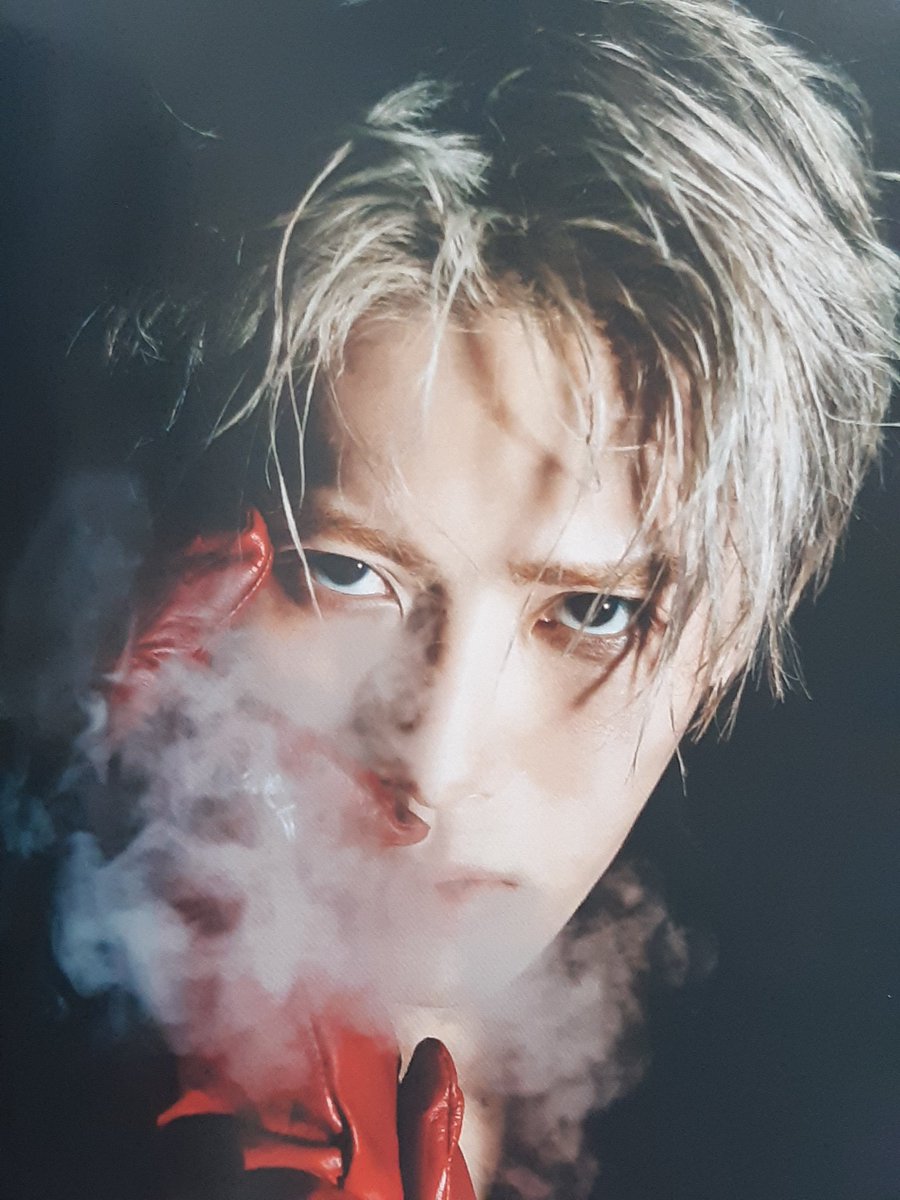 WJSSJP's tweet photo. Finally ~~~my MAGICMAN albums💽💯❤
just wanted to say ~~you must own~~ a MAGICMAN album👍👑🌹
my first time making a video🤭
#JacksonWang #MAGICMAN #Jackson #잭슨 #마술남자 #TEAMWANG @teamwangofcl https://t.co/1arXFnh6n9