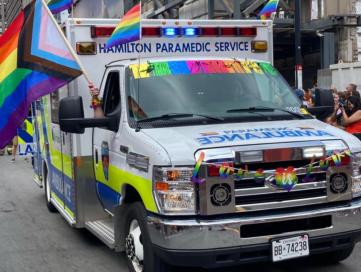 Hamilton Paramedics tweet media