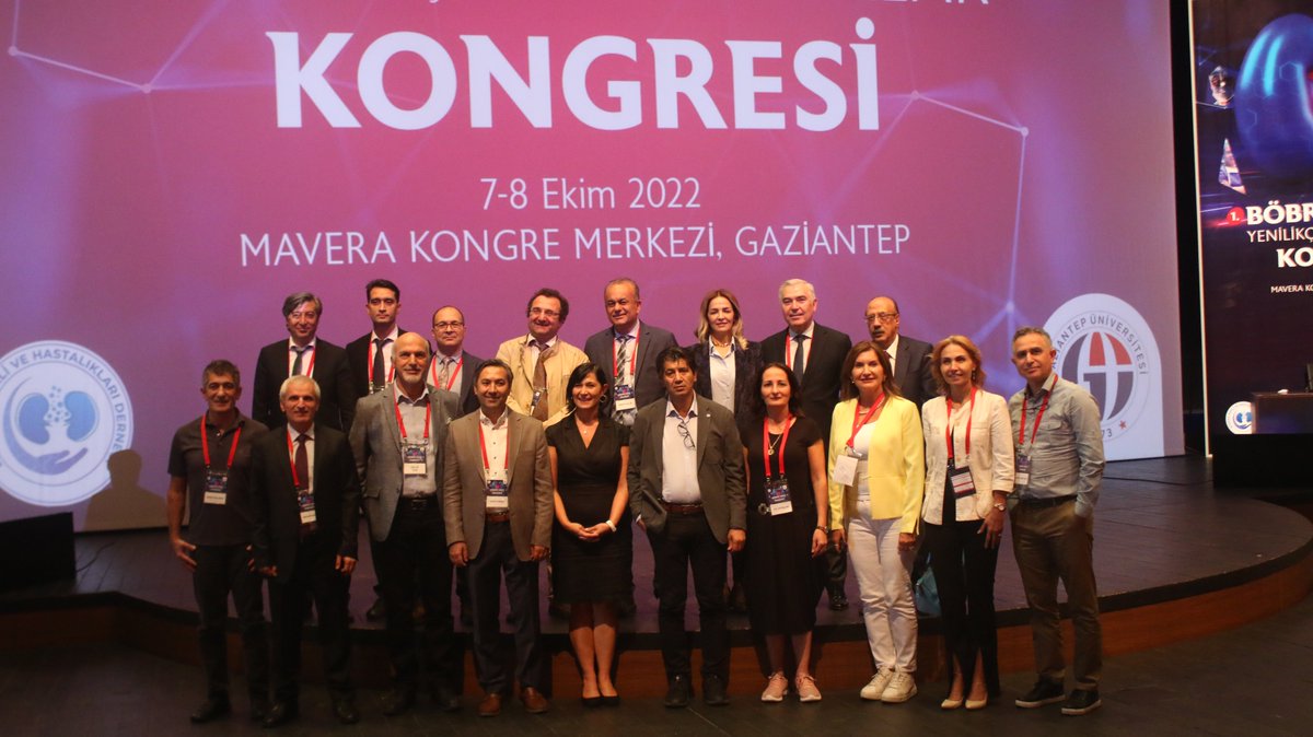 KidneyTranspla4's tweet photo. افتتاح أعمال مؤتمر زراعة الكلى الأول 2022 في جامعة غازي عنتاب التركية 
بحضور وزارة الصحة التركية وعدد كبير من الاكاديميين والأطباء والمستشفيات ،تضمن المؤتمر مشاركة الأساليب الجراحية الحديثة بالإضافة لجراحة الروبوت.

#زراعة_الكلى https://t.co/JGKcs2ETGx