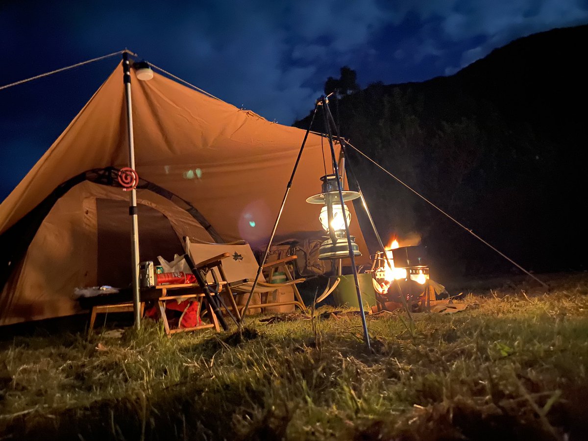 sotoasobi_14's tweet photo. 突発的家出中〜🏕
コイツら新人くんと遊びたかってんでね😎
仕方ないよね?
#家出と言う名のソロ
#新人紹介
#soomloom
#BONESLABO https://t.co/QJbVcmMAzj
