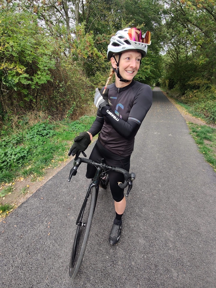 Liv York team rider @gemmatravissturner, enjoying a autumn training ride. 
Don't let them elements keep you indoors, with the right kit you can cycle outdoors all year round.
#livcommitted #livcyclinguk #womenincycling #langma #cycleallseasons #thegreatoutdoors #lovewhatyoudo
