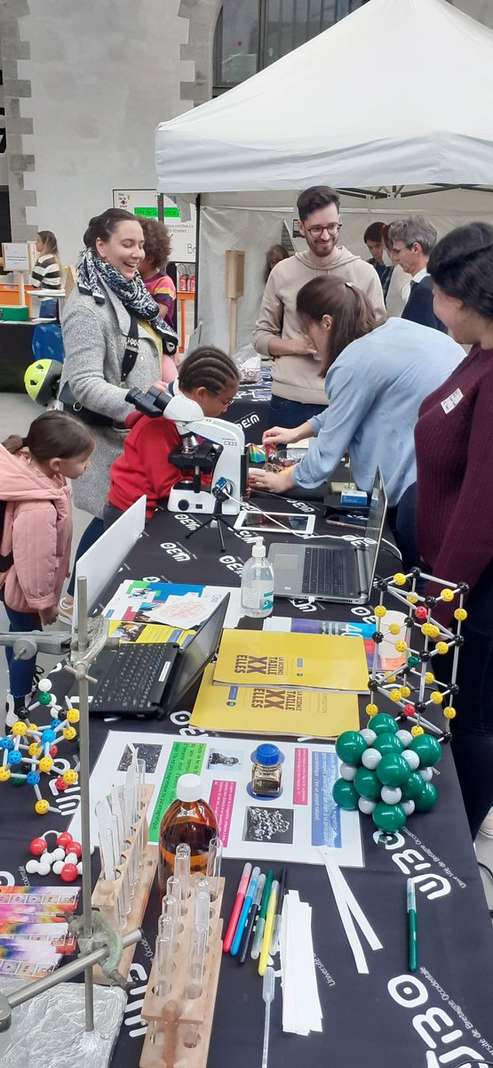 La Fête de la science, c'est la Fête de toutes les sciences 🎉 
Venez en apprendre plus sur les maths, l'écologie, l'histoire, la génétique ou encore la sociologie sur les 15 stands avec les chercheurs.e.s, doctorant.e.s, étudiant.e.s et ingénieur.e.s de l'UBO
