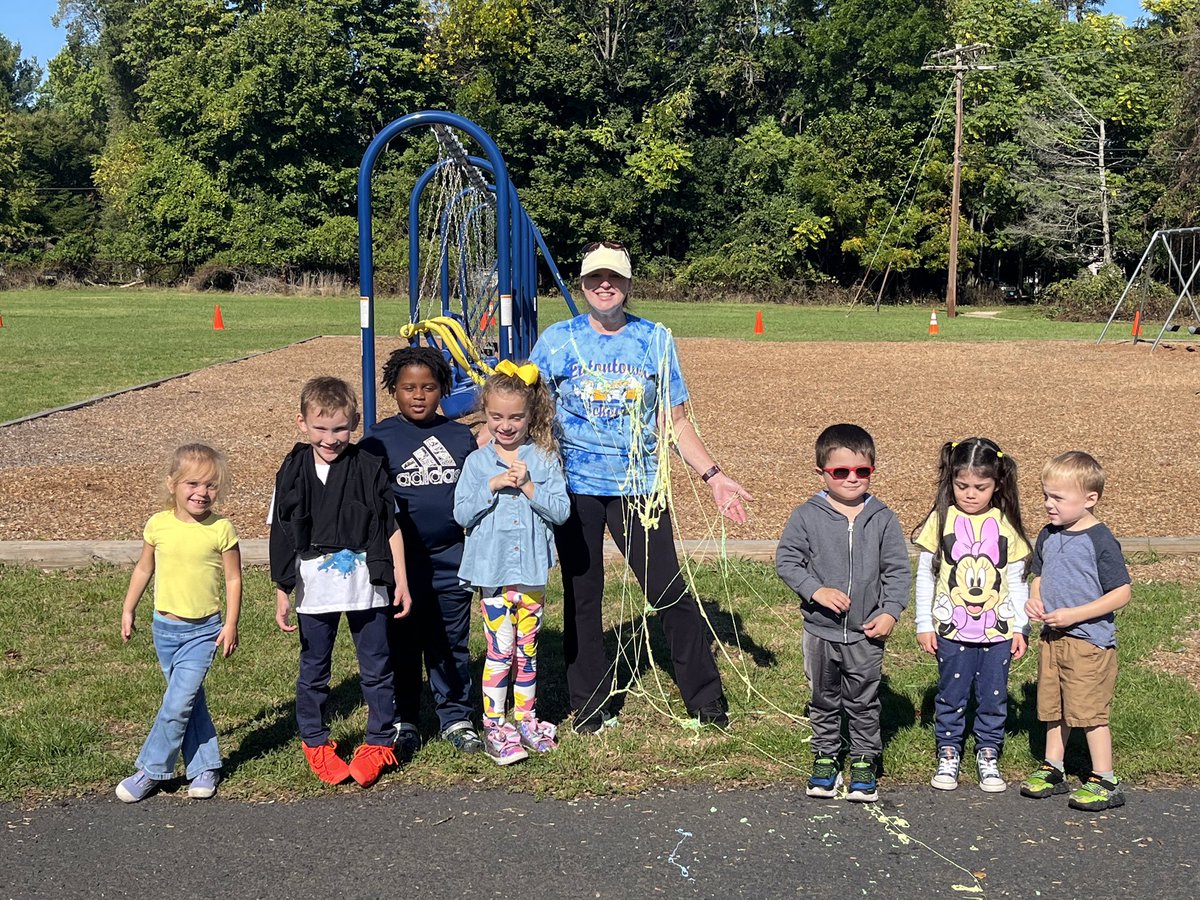 PrincipalMESEPS's tweet photo. The life of a principal in a pre-k to 1st grade school. @EatontownSuper @jackiemags3 https://t.co/aefbmUIHRm