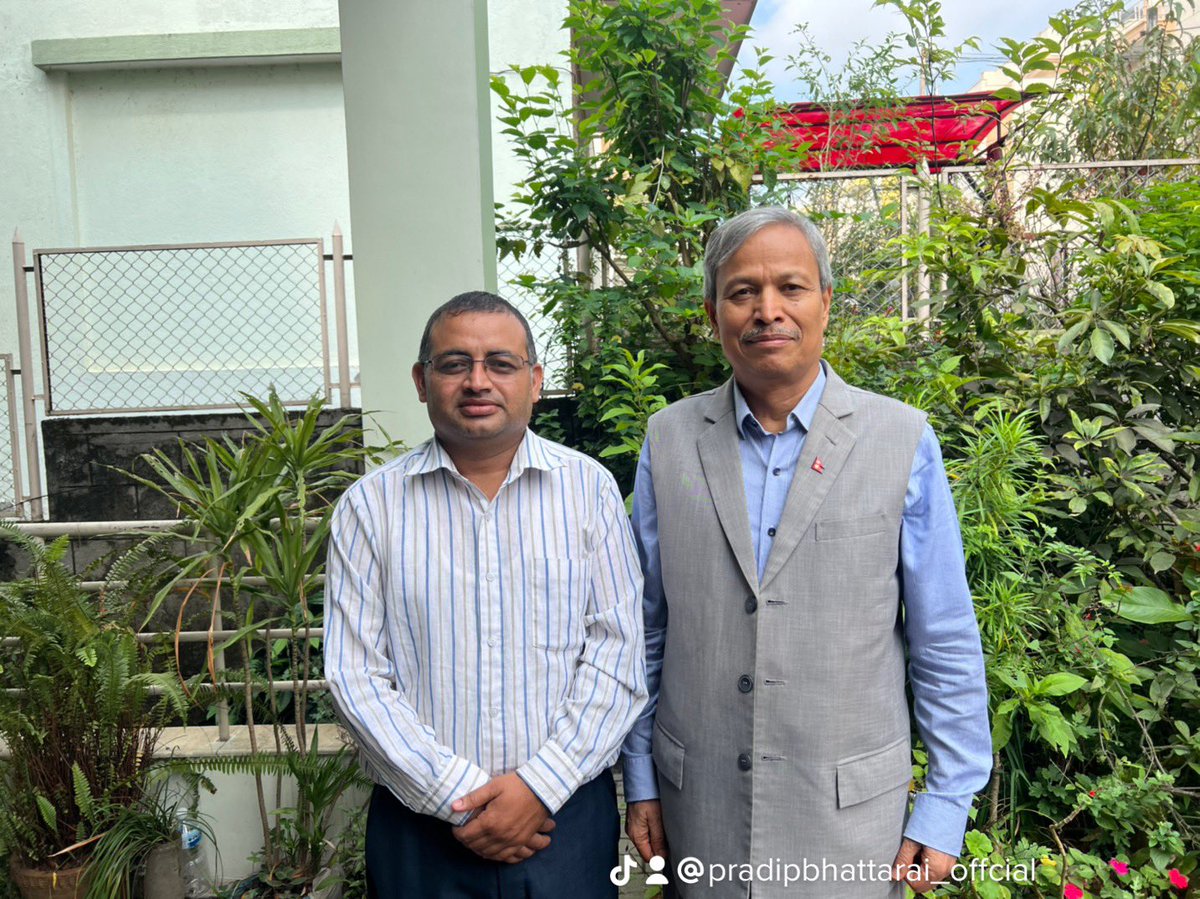 realpbhattarai's tweet photo. एमाले नेता भीम रावलले एमाले कहिल्यै त्याग गर्नुहुन्न। एमाले हाक्ने नेता हो @BhimRawal179  । मनगढन्त कुरा लेख्नु ठिक जाबो प्रतिनिधि सभा उहाँ को लागि झुसे बारूलो मात्र हो https://t.co/BieNajkHIH