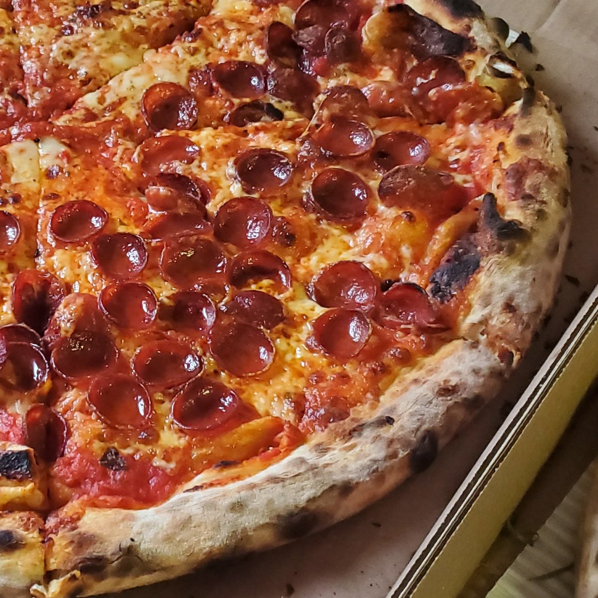 MatteoVerse's tweet photo. I've been on a mission to find the perfect pizza for my ITM family that is in #hamilton.  Cowabunga Pizza is hands down the best pizza I've had the pleasure to eat.

#itm #stripesfollowstripes #intothemetaverse #pizza https://t.co/kr0hpo3V46