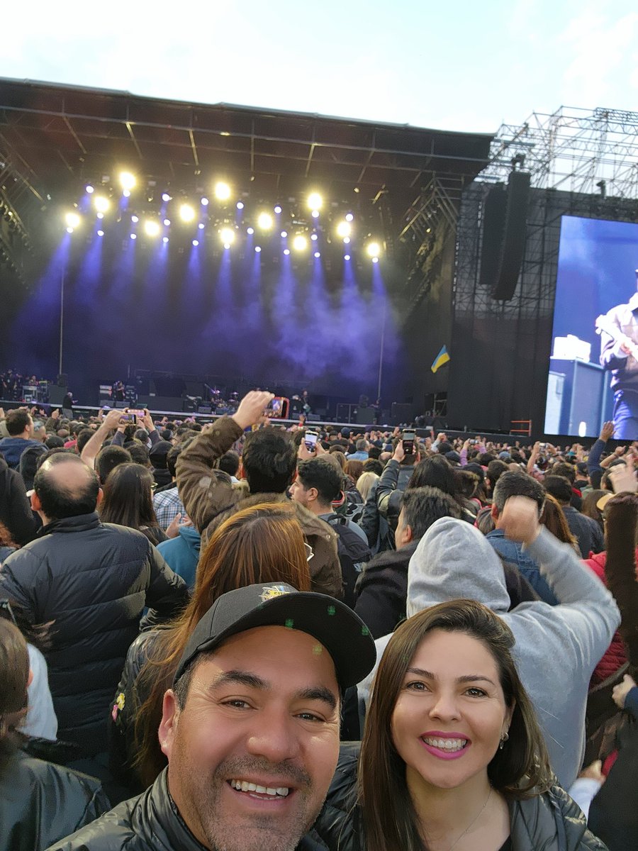Barbaradelao's tweet photo. #ALERTA @rodrigosepu buenísimo!  #GunsNRoses sldos desde #arica https://t.co/oxh6kkQoym