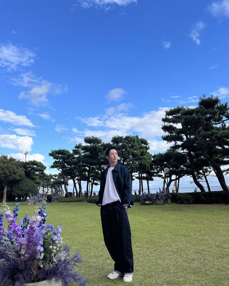 snowforsnowdrop's tweet photo. Jung HaeIn instagram update 🤍

#JungHaeIn #정해인 https://t.co/bqzVIpcJsg
