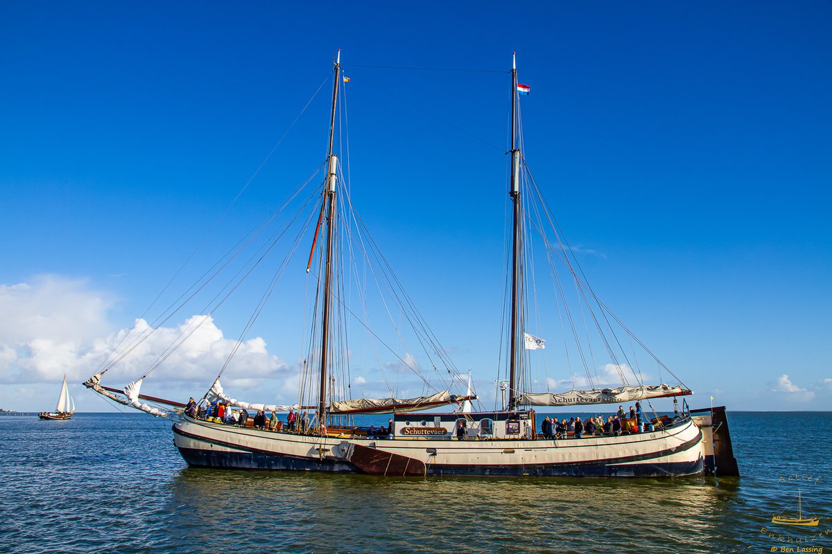 blas789's tweet photo. De @GemEnkhuizen was ook vertegenwoordigd op het Zeilend Grand Café #Schuttevaer, om de start bij te wonen van de #Klipperrace op het #Krabbersgat in #Enkhuizen @NHDagblad https://t.co/dO0HBLtZhJ