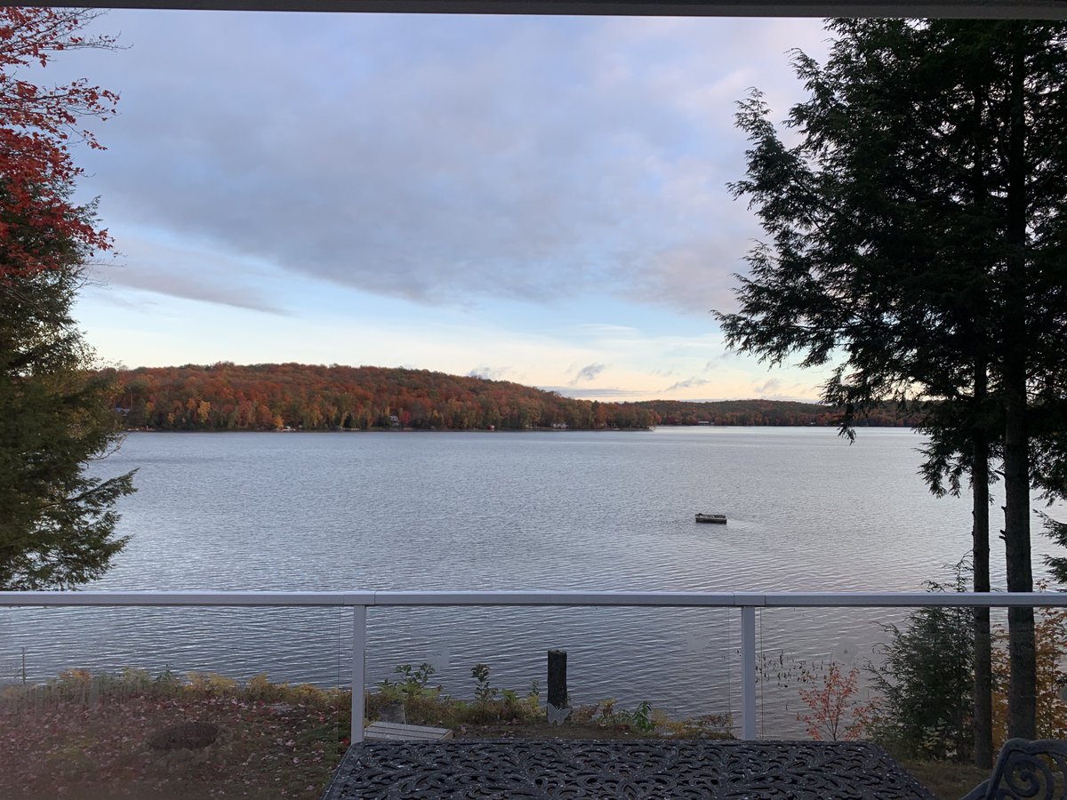 heavyhaul3224's tweet photo. Love waking up to this . Happy Thanksgiving to all #muskoka #rillake https://t.co/F6ByQTSu5C