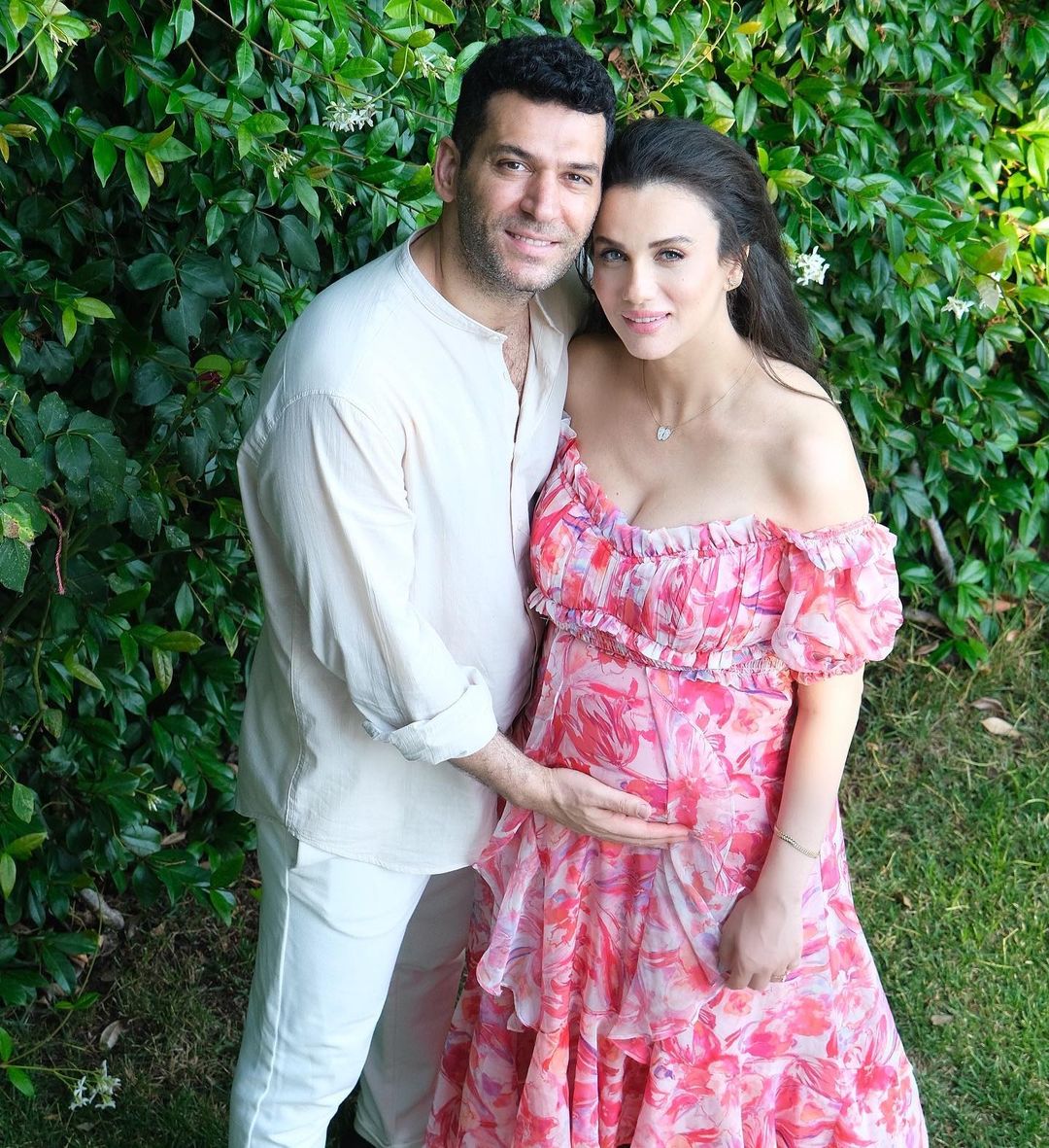 Miray bebek hoşgeldin. Murat gibi babaya sahip olmak ne büyük şans. 
Allahım analı babalı büyütsün inşallah. 

Muratcım Allah hayırlı uğurlu sağlıklı uzun ömürlü etsin inşallah. Gözünüz aydın olsun. 🧿🧿🧿🧿🧿
#MuratYıldırım #ImanElbaniYıldırım 
<a href="/MYildirimResmi/">Murat Yıldırım</a> <a href="/ImaneElBani/">Iman ELBani Yildirim</a>