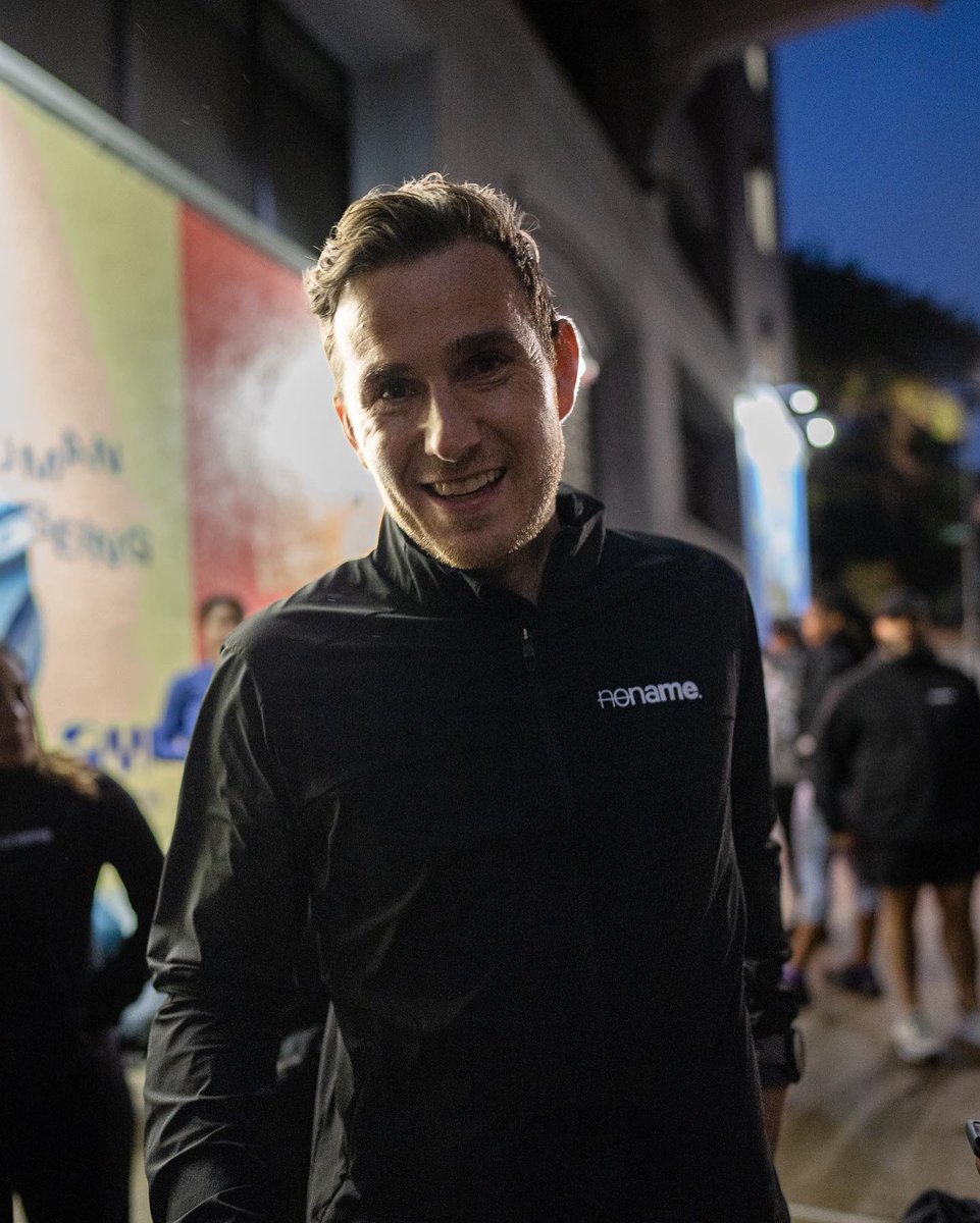 rundiabetes's tweet photo. NY 👀 you #thenonameprogram 🖤

This is marathon season!

Berlin 🇩🇪✅
London 🇬🇧✅
Tuesday: Tony’s Hill Night 🔥
🛬 JFK to LFG with the crew!

Today: Long Run “only” 12 💪🏼
Sunday: 🌬ChicaGO!!!! 
11/6: 🗽NYC 🎉

It’s the most wonderful time of the year.

📸: @adrian_umpz https://t.co/HmDJFfFQUj