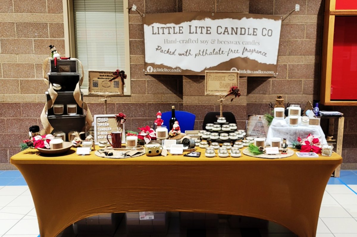 littlelitecand's tweet photo. All setup and ready for Christmas shoppers! 🎄 Fishers High School from 9 am to 3 pm.
#soycandles #soycandleshandmade #letyourliteshine #waxtarts #soymelts #allnaturalcandles #candles #veteranowned #christmasinoctober #christmasshopping #fishersindiana #fishershighschool https://t.co/pYpAvukVu7