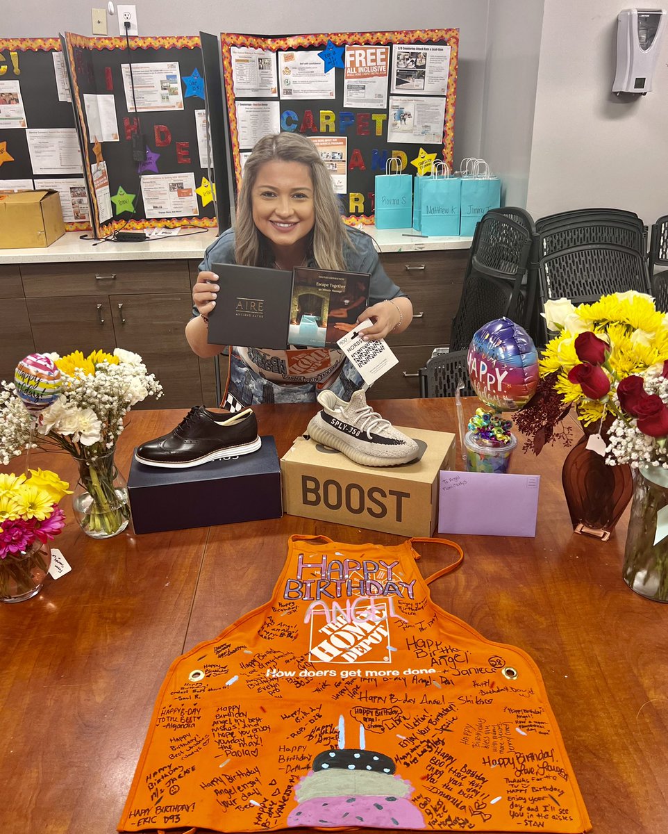Happy Birthday to our fearless leader. Today is your day. We appreciate everything you do for not only our store but our community! You are truly amazing! @Angel_Mayoski 🎂🎈 @D65Hutch @LemmaTony @LilyGSV @MikeRousek @SouthLoop1950