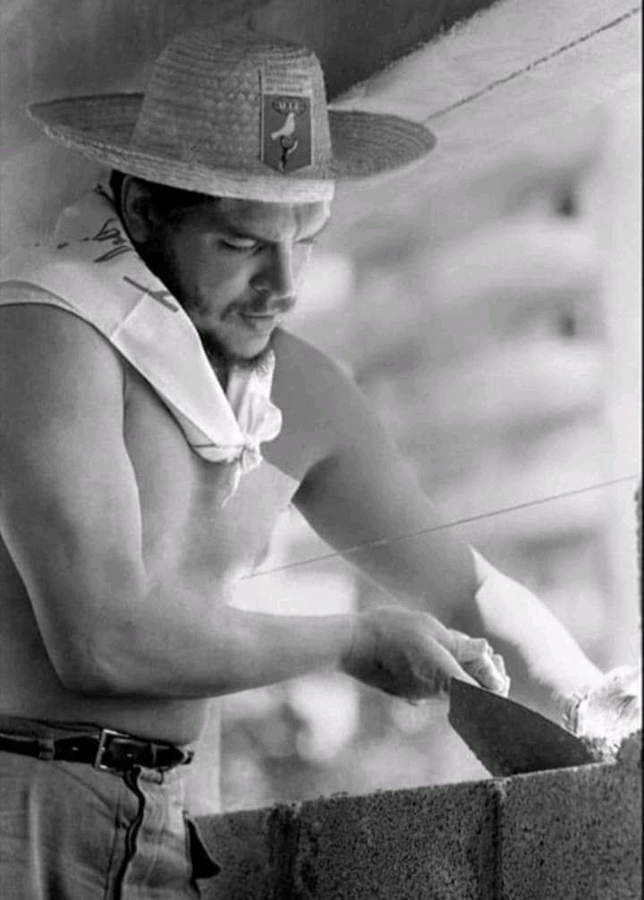 En el Socialismo 🇨🇺 que construimos el #CheVive.
¡Hasta la Victoria Siempre!