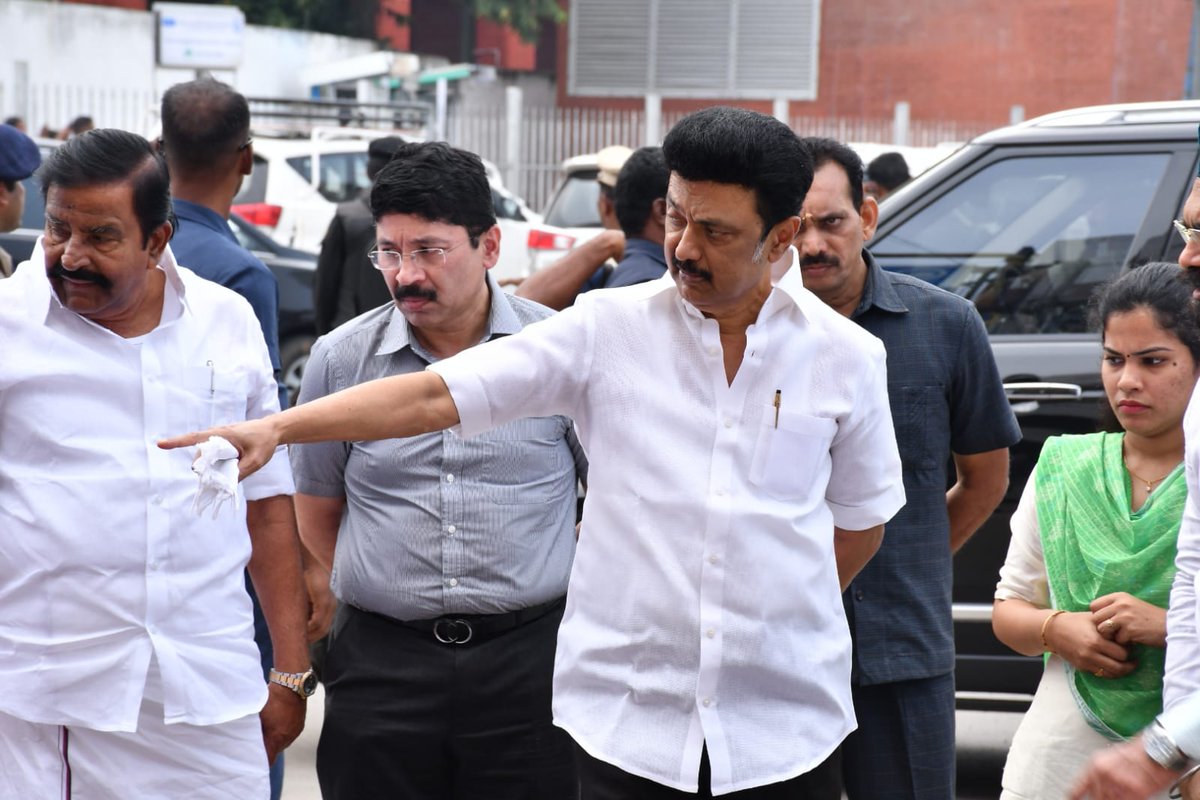 KN_NEHRU's tweet photo. பெருநகர சென்னை மாநகராட்சி சார்பில் நேதாஜி சுபாஷ் சந்திரபோஸ் சாலை மற்றும் அதனை சுற்றியுள்ள பகுதிகளில், மழைநீர் தேக்கத்தினை நிரந்தரமாக அகற்ற ஆலோசன��� குழுவின் பரிந்துரையின்படி ரூ.24 லட்சம் மதிப்பீட்டில் 46 மீட்டர் நீளத்திற்கு மழைநீர் வடிகால் அமைக்கும் பணிகள் நடைபெற்று வருகிறது.
(1/2) https://t.co/X4PRT0FF0X
