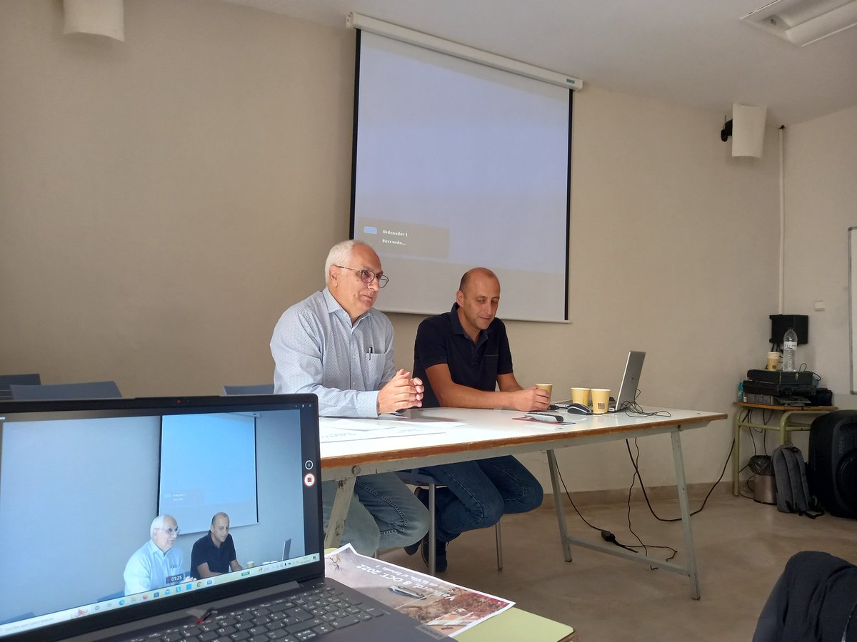 Acabem les 13enes! En <a href="/JaumeSuau/">Jaume Suau</a> i en <a href="/costapedros/">toni costa</a> clouen i ens conviden a veure l'exposició del Centre d'Interpretació el Clot del Dimoni Mascançà de Vallverd. Nosaltres us en fem extensiva la invitació també!