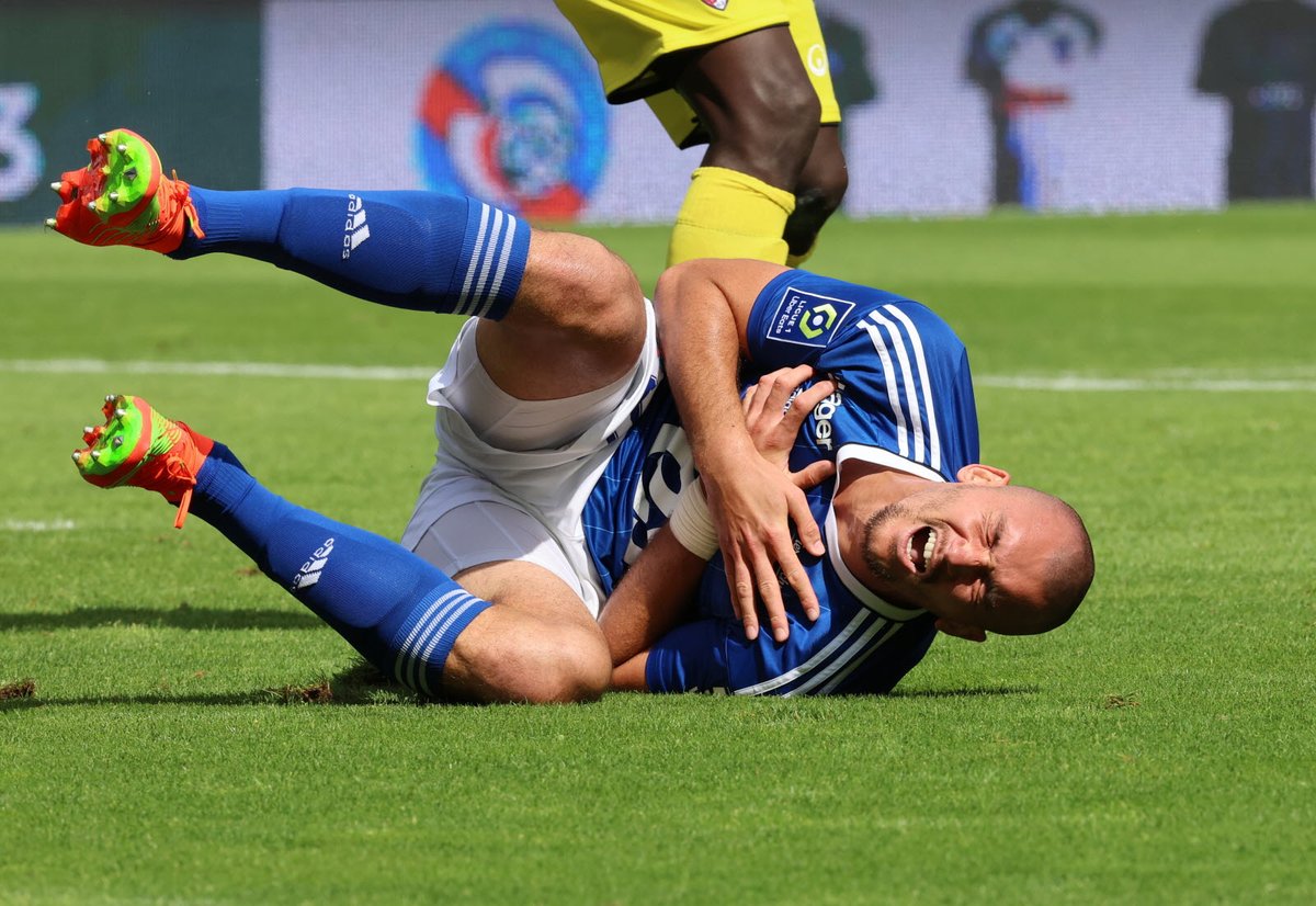 LesSportsDNA's tweet photo. ⚽️ @RCSA :  Ludovic Ajorque souffre d'un enfoncement du sternum avec fissure ➡️ https://t.co/5YJjudfyFU 📸 Jean-Marc Loos #SCORCSA https://t.co/ovNpDhaawh