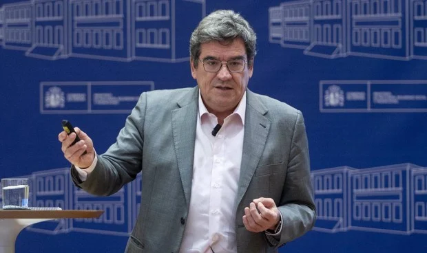smSIMPA's tweet photo. Los médicos, afectados de lleno por la subida al 8,6% de las cotizaciones  https://t.co/0Od4OgmDvl https://t.co/8Tvx5NGauF