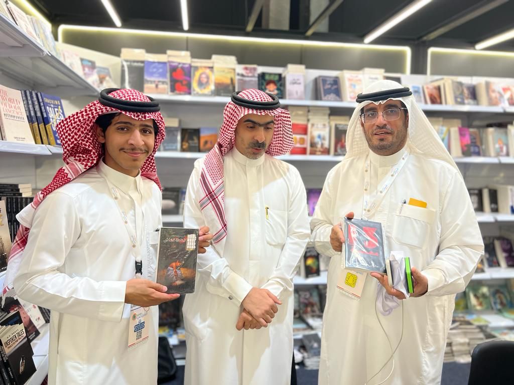 huassin2000's tweet photo. من أجمل   المعارض الدوليه للكتاب  بالرياض  مكانا وتنظيما. جولتنا كانت ممتعه في أروقة المعرض تنوع في الإضافات الملحقه للمعرض توقيع الكتب الدورات التدريبية الورش الثقافية وتطوير الذات مكان ملتقى الثقافات الفكرية شكرا لحومتنا شكر لتلك الجهود الجبارة شكرا لهذا الوطن https://t.co/3cXIDWk6iY