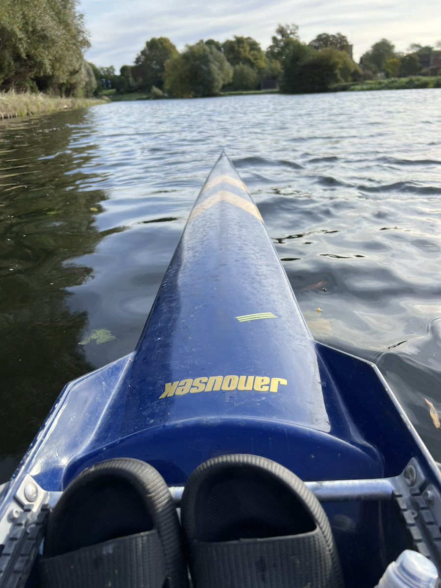 ReakesSarah's tweet image. I’m giving a 4/4.5 day week a go - an empty river definitely one of the upsides #rowing #Cambridge