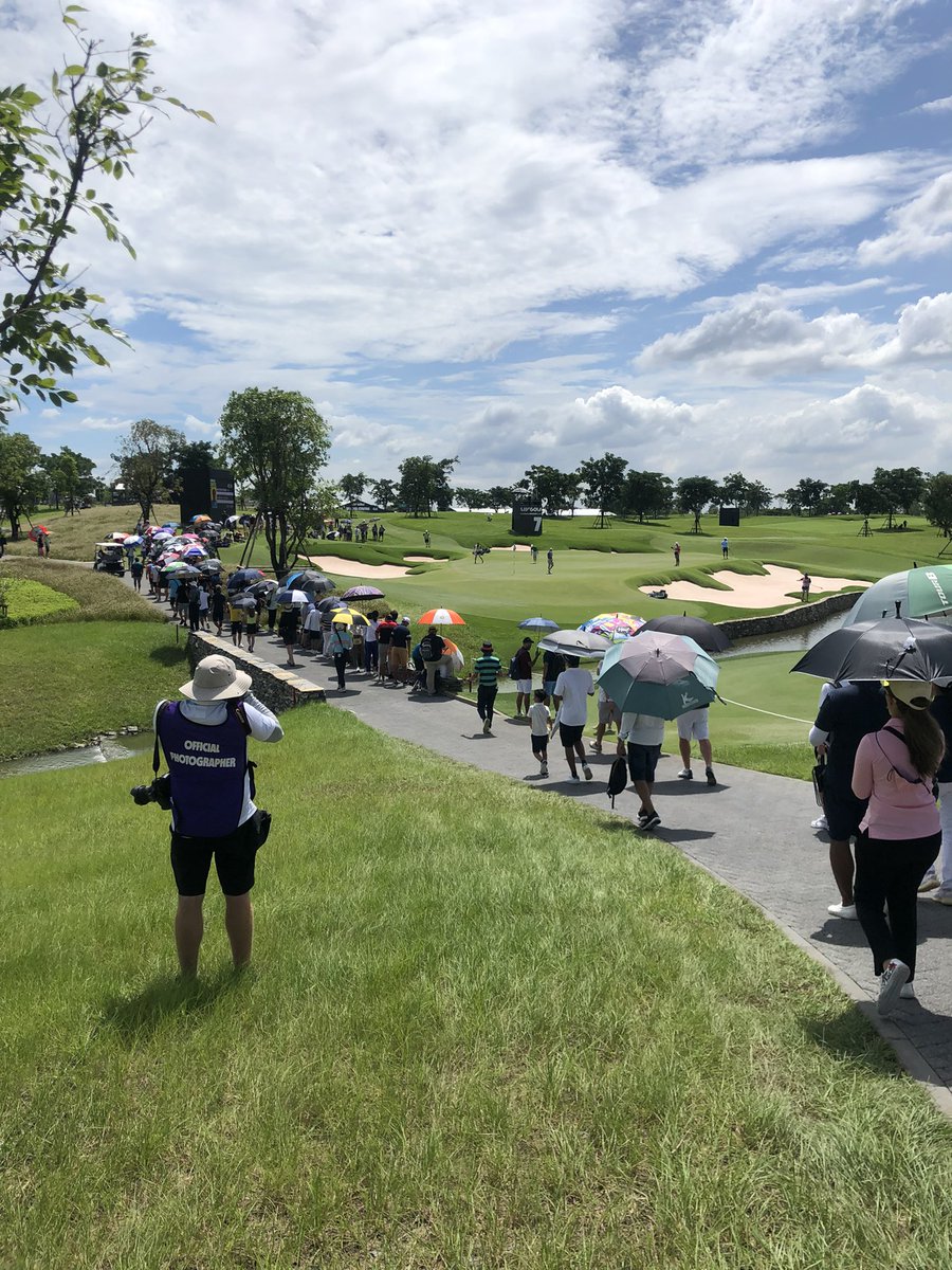 BenjaminH44's tweet image. #LIVGolfBangkok Had a great time today watching the LIV players in action on day 2. Course conditions were immaculate. Quality golf and decent respectful crowd viewing the action.
