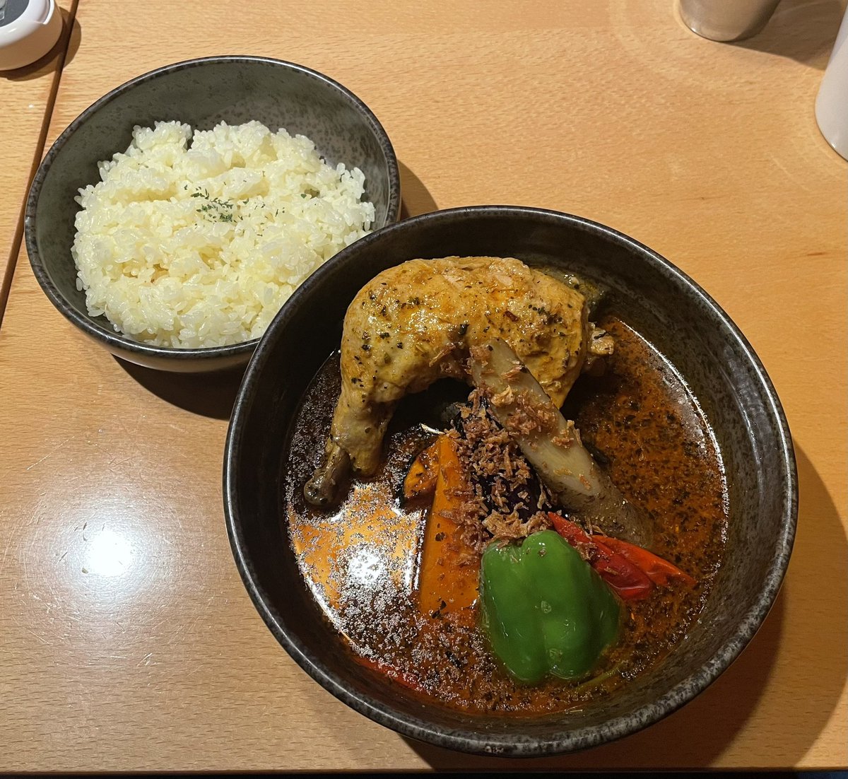スパッと気持ち切り替えてスープカレー食べてきた😆
買い物して帰って来たらもー夕方💦
てか、暗くなるの早い