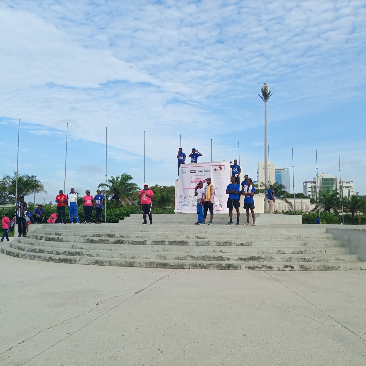 GMCBeninTogo's tweet photo. Sous le leadership de @EdrihB , #AllforChange a organisé la 1èrw édition de 5KM À PIED ce 8 octobre 2022 à Lomé. Une communauté sans cancer de sein c'est possible. @Awafba @AliceGoza @bjlaurenceau @CTrimua @KayiDogbe @Blog228 https://t.co/MMXYz8JTA7