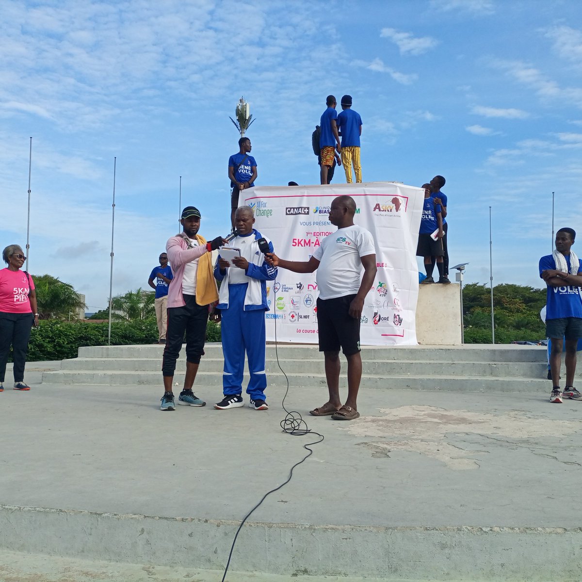 GMCBeninTogo's tweet photo. Sous le leadership de @EdrihB , #AllforChange a organisé la 1èrw édition de 5KM À PIED ce 8 octobre 2022 à Lomé. Une communauté sans cancer de sein c'est possible. @Awafba @AliceGoza @bjlaurenceau @CTrimua @KayiDogbe @Blog228 https://t.co/MMXYz8JTA7