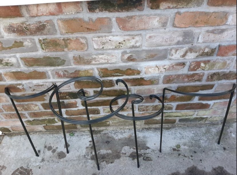 October Deal Alert 🍂🍁🍂. 14 supports for only £35.00. Great for those early flowering spring plants 🌱 🌸 #plantsupportsuk #gardening Visit our website to order