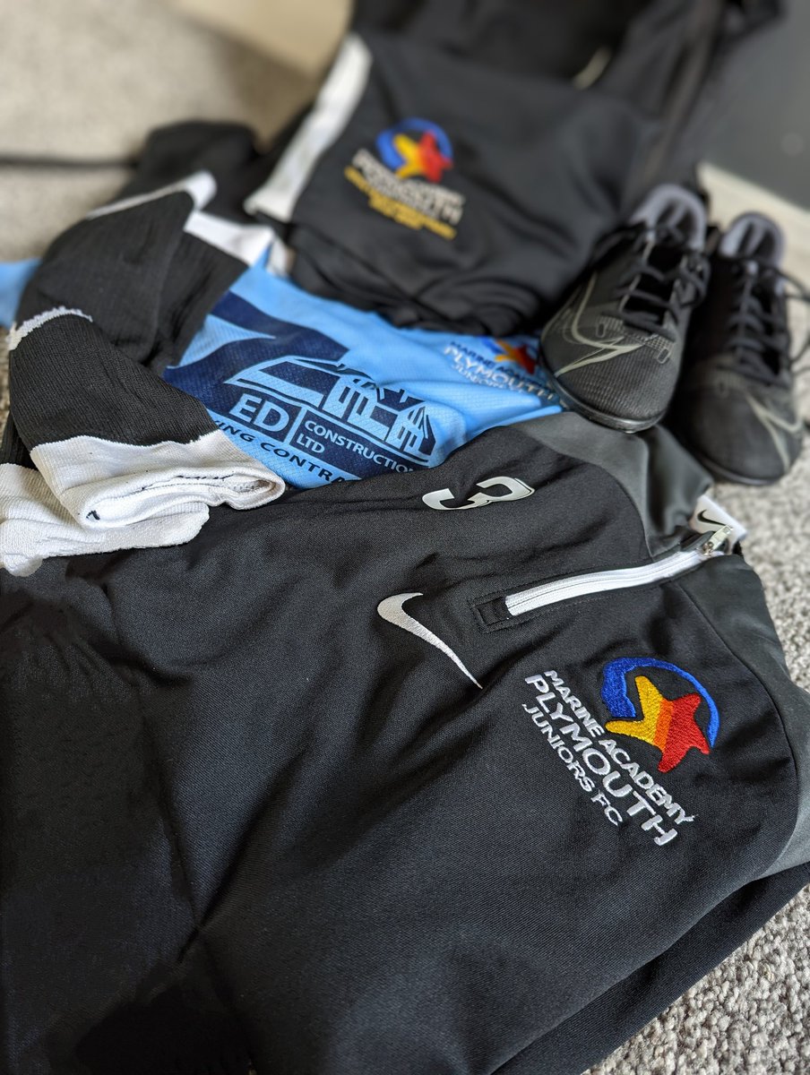 8s_map's tweet photo. ☀️ out. 
⚽ Kit ready
⚽💙🥅 Game day

Come on you Maps. 

#grassroots #COYM #Saturdayisfootball #Zedconstruction #Nike

@mapfootball https://t.co/dB08xM3HHo