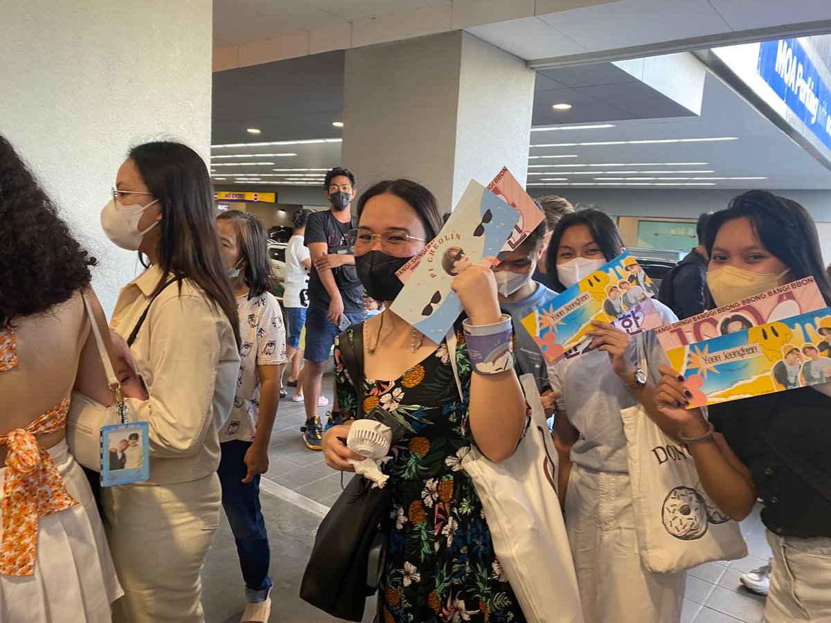 m_cutsforyou's tweet photo. @m_cutsforyou would like to thank you FILO-CARATS for supporting our banner giveaway for Seventeen #BeTSinMANILA 

If you happen to find this post, please reply a photo of our banners. More freebies tomorrow!

Thank you so much and see you again little miracles 🤍 https://t.co/PFqGcndsts