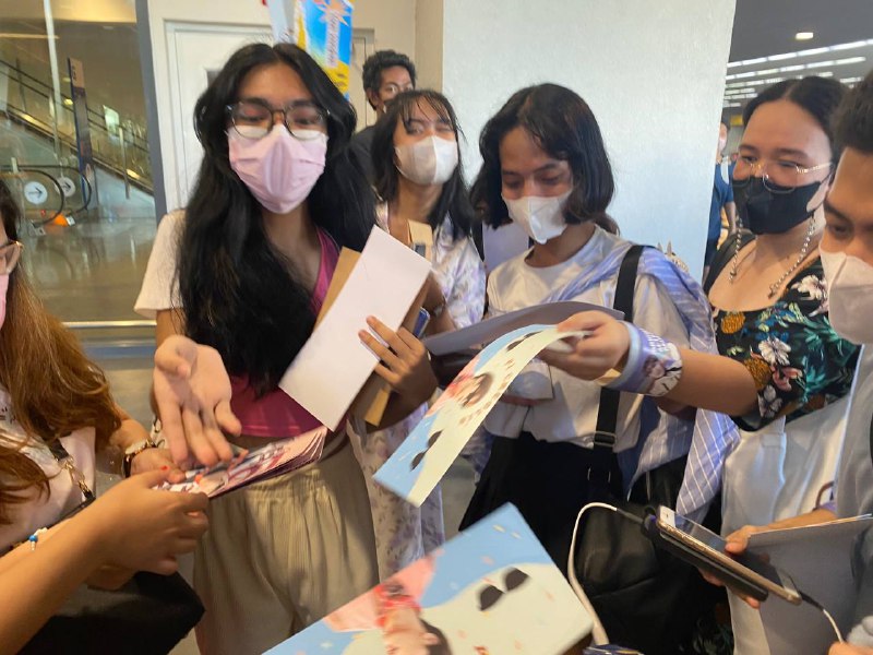 m_cutsforyou's tweet photo. @m_cutsforyou would like to thank you FILO-CARATS for supporting our banner giveaway for Seventeen #BeTSinMANILA 

If you happen to find this post, please reply a photo of our banners. More freebies tomorrow!

Thank you so much and see you again little miracles 🤍 https://t.co/PFqGcndsts