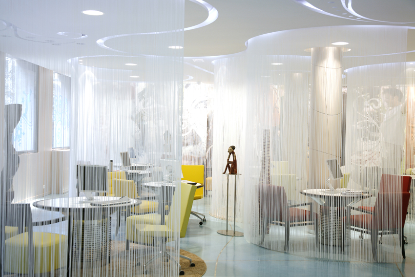 Decca Furniture worked with MHNA to renovate the Club Med showroom by creating an elegant and contemporary style. Decca has made the seating area for vendors and clients.