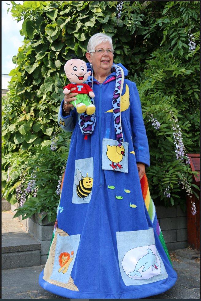 Tresoar's tweet photo. Bist op syk nei in aktiviteit foar yn de #hjerstfakânsje? Kom nei de foarlêsmiddei foar bern in Obe! Riemkje Pitstra – skriuwster fan de populaire #Tomke boekjes – lêst foar en lûkt har spesjale ferteljas oan… https://t.co/KOs6FkL1yk @Afuk_ #Herfstvakantie #Kinderen #Bern https://t.co/NWbXTRmfyX