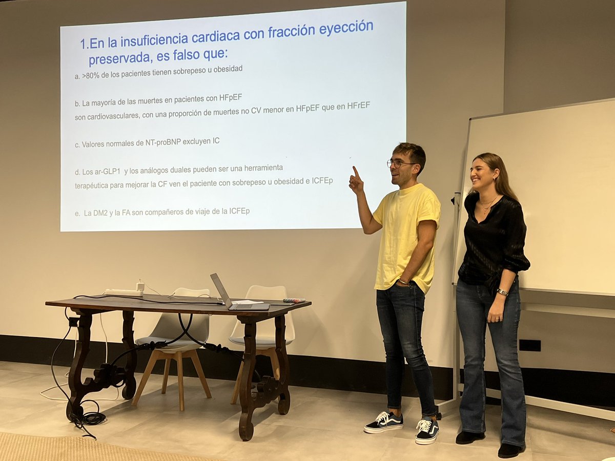 Empezamos el trivial diObemir con DM2 e ICFEp.
<a href="/raffabravo/">Rafael Bravo Marqués</a> y <a href="/JuliaRanchal29/">Julia Jimenez</a>